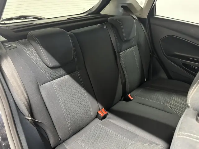 Ford Fiesta 1.25 Titanium ECC LM 5 DEURS. 2012 Benzine 12