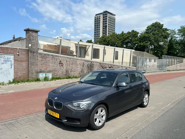 BMW 1 Serie 116i AUT NAP 2012 Benzine