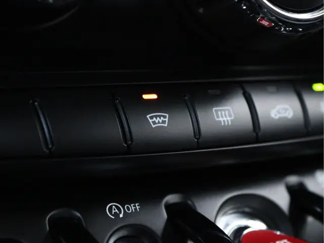 MINI One | Navigatiesysteem 2019 Benzine 38