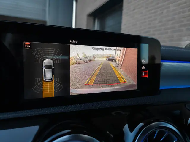 Mercedes-Benz A-Klasse 250e AMG 2020 Hybride Benzine 21