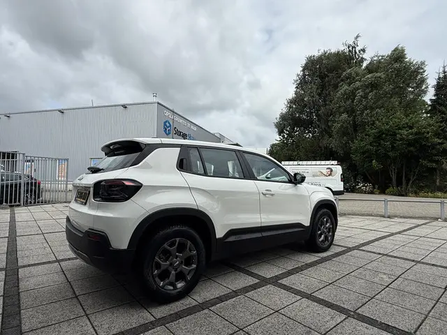 Jeep Avenger Longitude 54 kWh Aut. 2024 Elektrisch 6