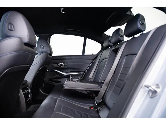 BMW 3 Serie 330e 2025 Hybride Benzine 21