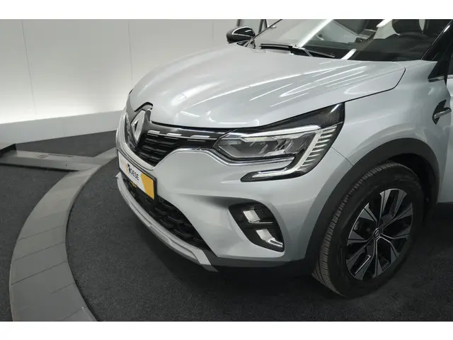 Renault Captur Mild Hybrid 140 EDC Techno 2023 Benzine 17