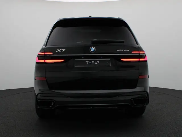 BMW X7 xDrive40i 2026 Benzine 5