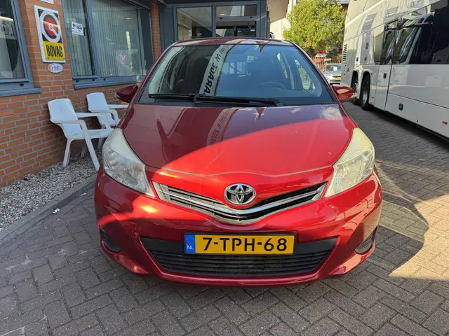 Toyota Yaris 1.0 VVT-i Now 2014 Benzine 3