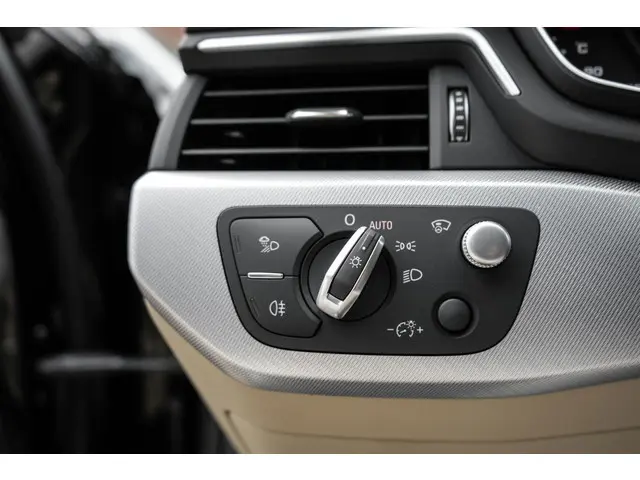 Audi A4 Avant 40 TFSI S line 2019 Benzine 14