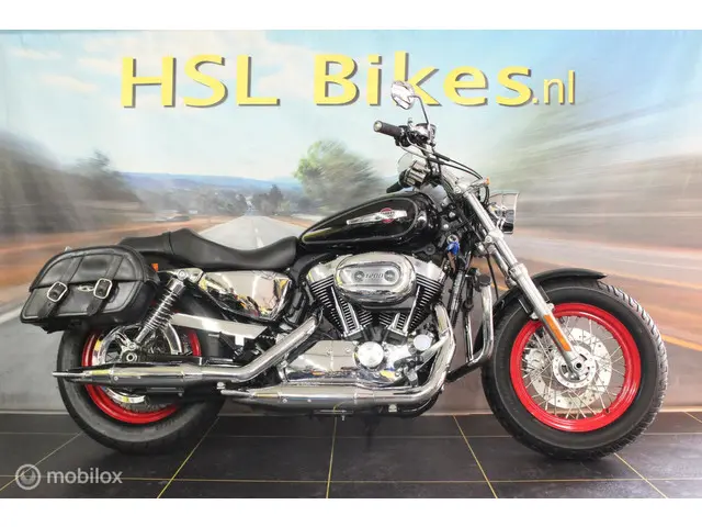Harley-Davidson Sportster XL 1200C Custom 2012 Benzine