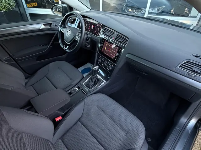 Volkswagen Golf 1.0 TSI Highline / ACC / LED 2018 Benzine 10