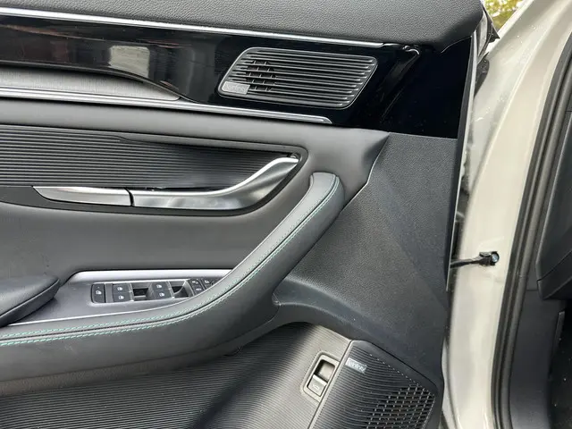 BYD SEAL U 1.5 DM-i FWD Boost 2025 Hybride Benzine 15