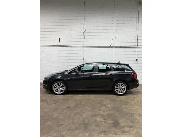 Opel Astra Sports Tourer 1.4 Turbo Sport 2014 Benzine 4