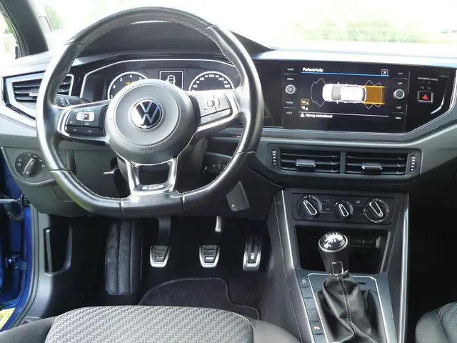 Volkswagen Polo 1.0 TSI Highline Business R 2021 Benzine 8