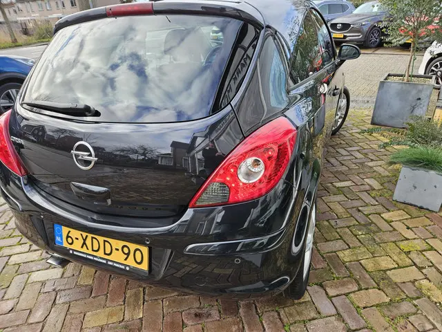 Opel Corsa 1.2-16V BlitZ,complete auto 2014 Benzine 7