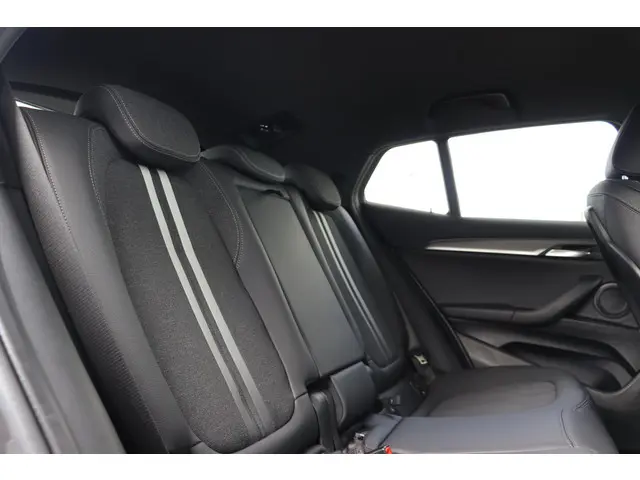 BMW X2 xDrive25e 2021 Hybride Benzine 11