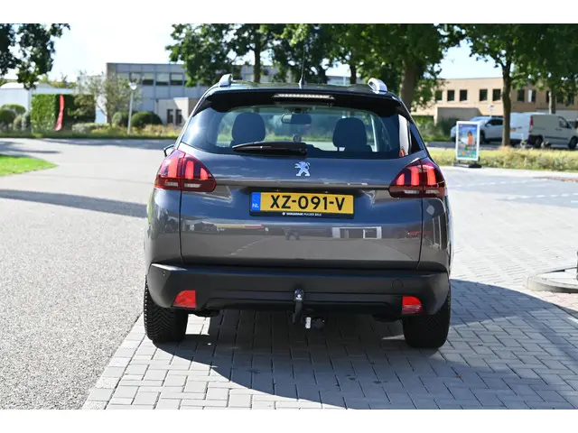 Peugeot 2008 1.2 PureTech Signature 2019 Benzine 6