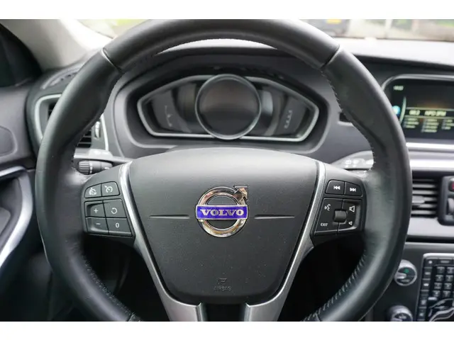 Volvo V40 Cross Country 1.6 T4 Momentum 2014 Benzine 27