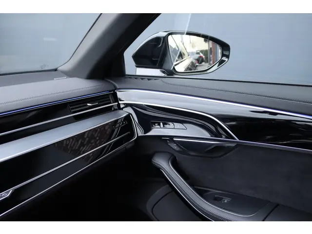 Audi A8 60 TFSI e Quattro S-Line | 2023 Hybride Benzine 8