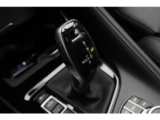 BMW X1 sDrive18i High Executive M Sport 2021 Benzine 50