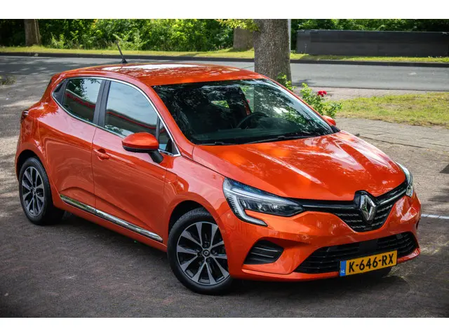 Renault Clio TCe 90 Intens 2021 Benzine 32