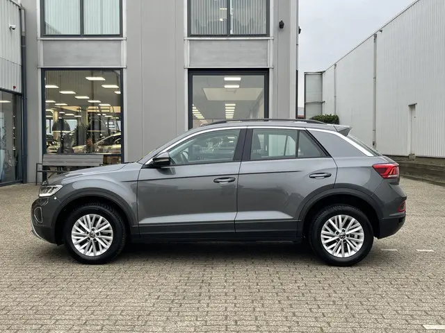 Volkswagen T-Roc 1.0 TSI Life 2023 Benzine 29