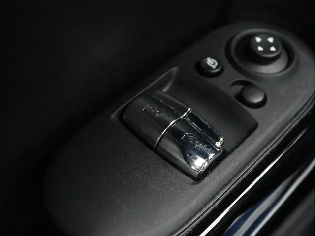 MINI Cooper Pepper 2018 Benzine 32