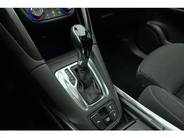 Opel Zafira 1.6 Turbo Business Executive 2017 Benzine 26