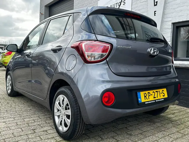 Hyundai i10 1.0i Comfort Airco Cruise Navi 2018 Benzine 3