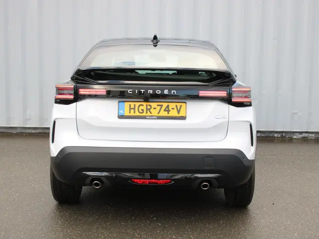 Citroën C4 HYBRID 145 BUSINESS 2025 Hybride Benzine 6