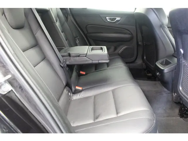 Volvo V60 T4 Momentum Pro 2020 Benzine 11