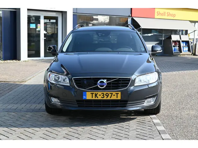 Volvo V70 3