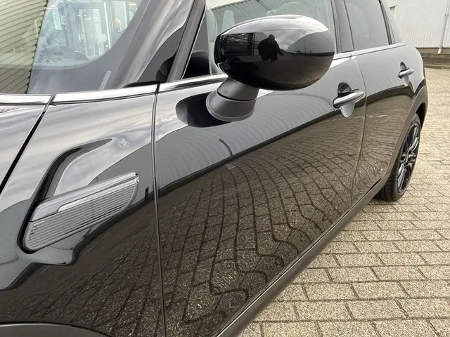 MINI Cooper 1.5 Classic 2023 Benzine 52