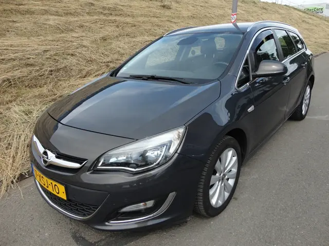 Opel Astra Sports Tourer 1.4 Turbo Business + 2013 Benzine