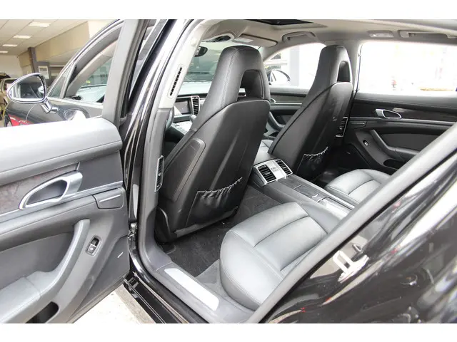 Porsche Panamera 4.8 S 2012 Benzine 22