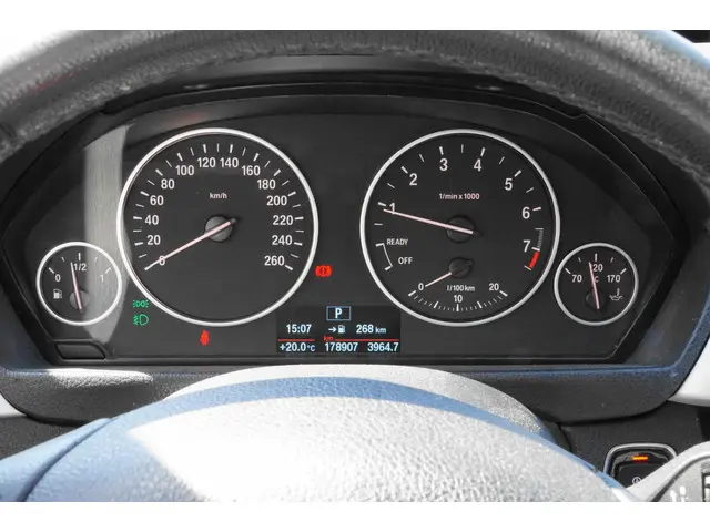 BMW 3 Serie 318i FACELIFT MODEL 2017 Benzine 20