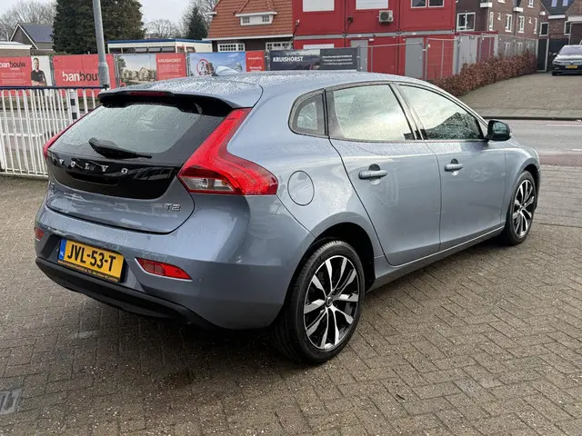Volvo V40 1.5 T2 122 pk Geartronic Momentum 2019 Benzine 6
