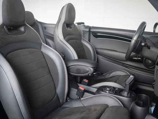 MINI Cooper Cabrio John Works Aut. 2021 Benzine 9