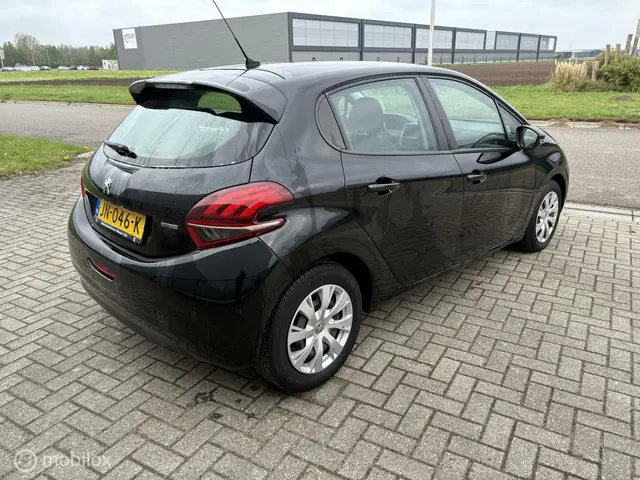Peugeot 208 1.2 PureTech Blue Lion 2016 Benzine 4