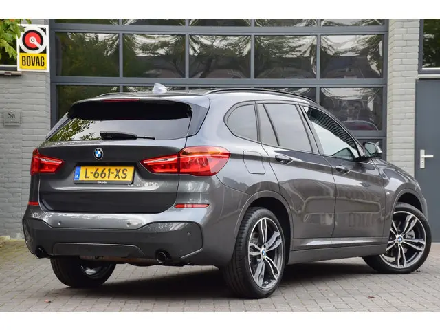 BMW X1 xDrive25i 2016 Benzine 6