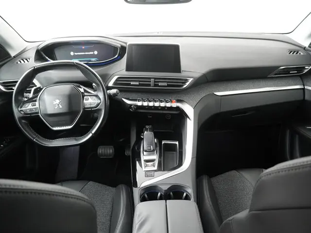 Peugeot 3008 1.2 PureTech Allure 2018 Benzine 12