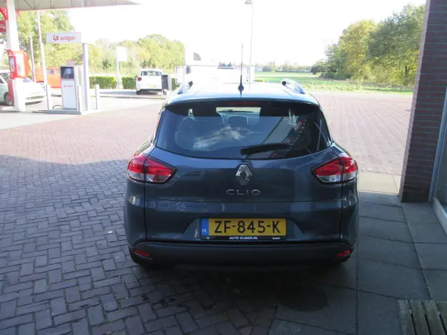 Renault Clio Estate 0.9 TCe Life 2019 Benzine 19