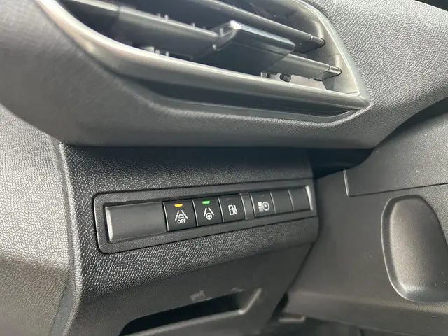 Peugeot 3008 1.6 HYbrid 225 GT 2023 Hybride Benzine 18