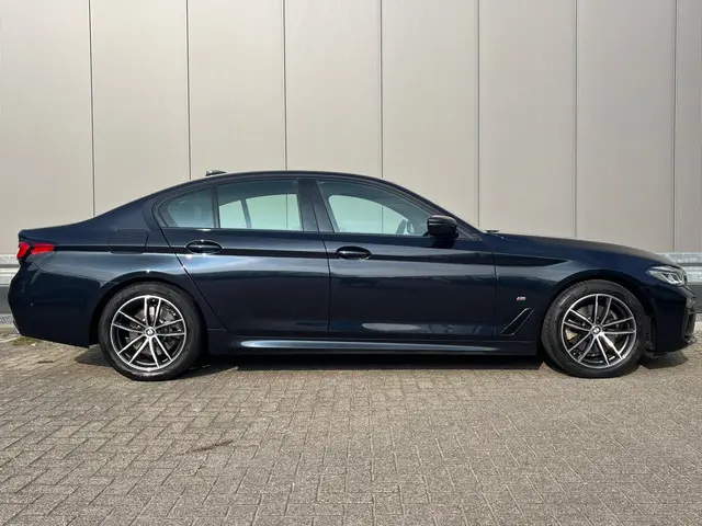 BMW 5 Serie 520i High Executive Edition 2020 Benzine 6