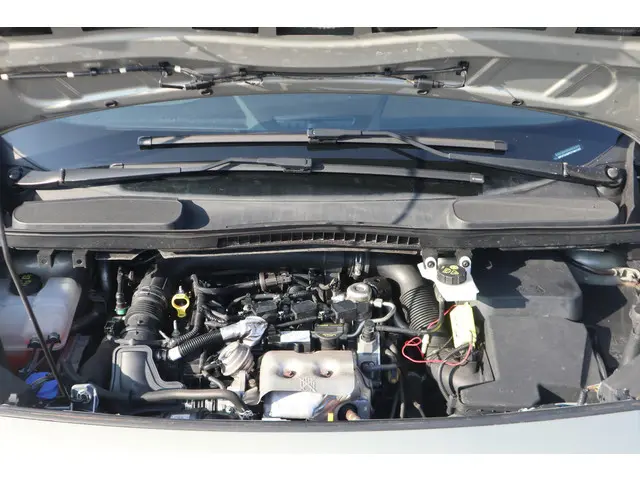 Ford Tourneo Connect Compact 1.0 Titanium 2015 Benzine 32