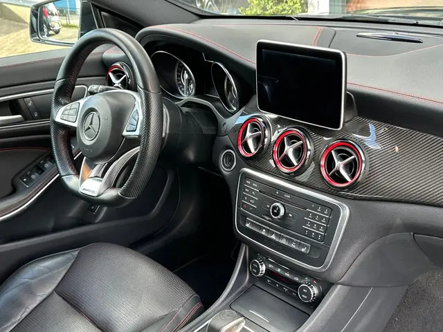 Mercedes-Benz CLA AMG 45 4MATIC 2015 Benzine 14