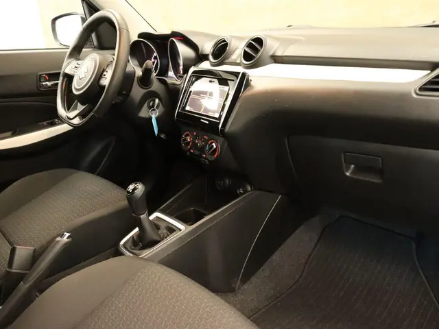 Suzuki Swift 1.2 Select Smart Hybrid 2024 Benzine 5