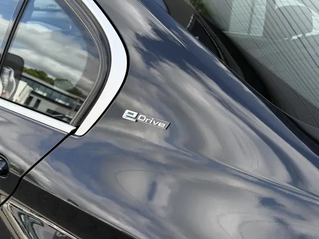 BMW 3 Serie 330e M Sport 2016 Hybride Benzine 20