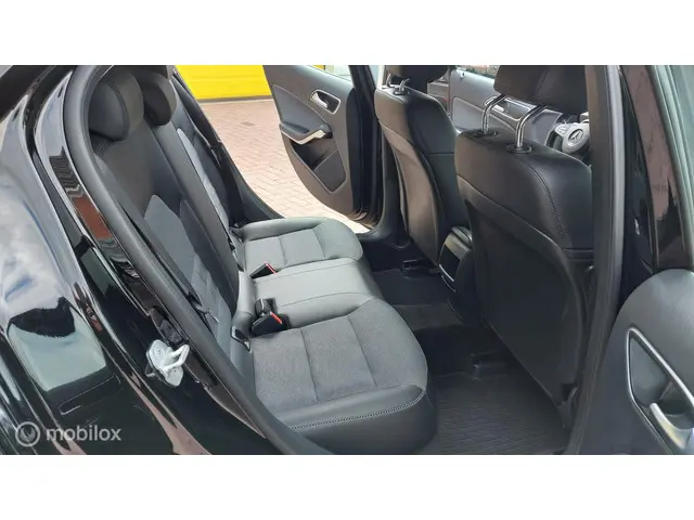 Mercedes-Benz GLA 180 Ambition 2017 Benzine 14