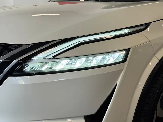 Nissan QASHQAI 1.3 MHEV Xtronic TEKNA 2023 Benzine 12