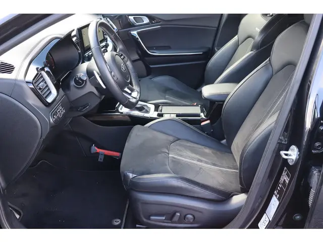 Kia ProCeed 1.5 T-GDI GT-PlusLine 2021 Benzine 22