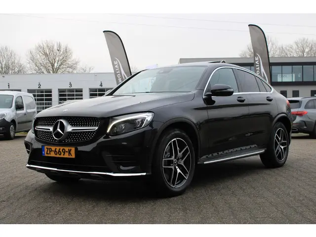 Mercedes-Benz GLC Coupé 250 4M AMG 2019 Benzine 16