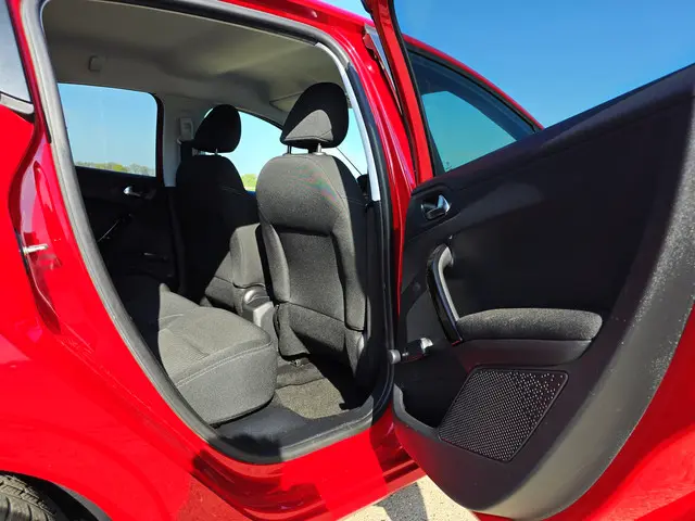 Peugeot 208 1.2 PureTech Style 2015 Benzine 27